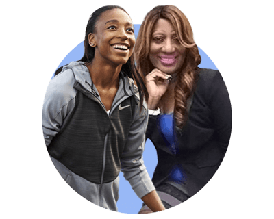 Foto de la estrella de la WNBA Jewell Loyd con su madre